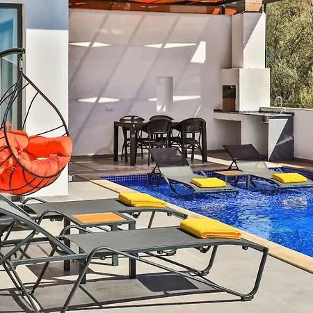 Lighthouse Jakuzili Tatil Villasi Kas